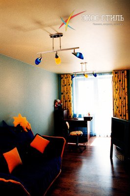 Натяжной потолок в гостиной, с матовой фактурой